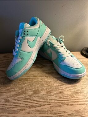 Nike Low Top Sneakers in Mint Green and White